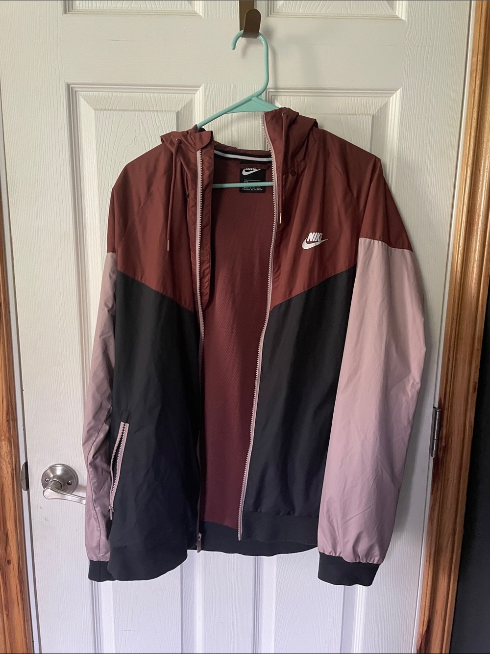 Nike women’s Colorblock Hooded Windbreaker - Maroon, Black & Light Pink